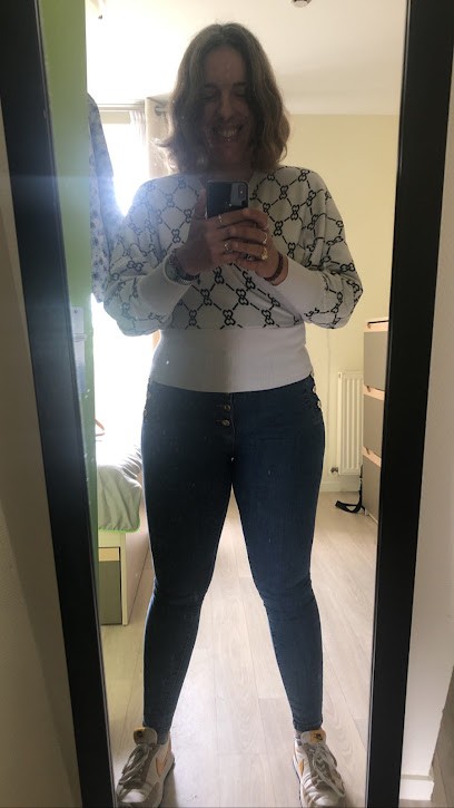 Valérie Brechemier, Toiletteur pour Animaux à Yèbles