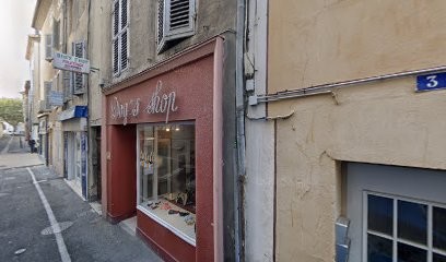 Dog's Shop, Toiletteur pour Animaux à Montélimar